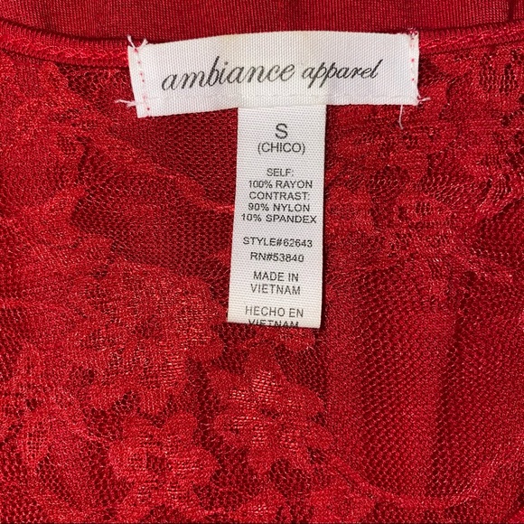 Red Short Sleeve Bat Sleeve Blouse W/ Lace… - Picture 5 of 7